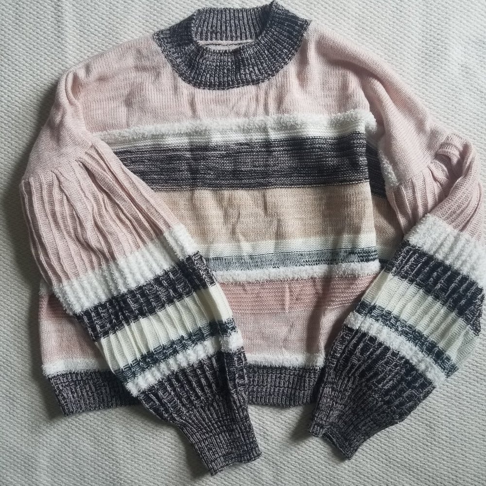 Light pink striped cropped sweater XL
